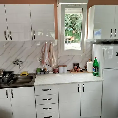 Kemping Splav Na Dan Axa